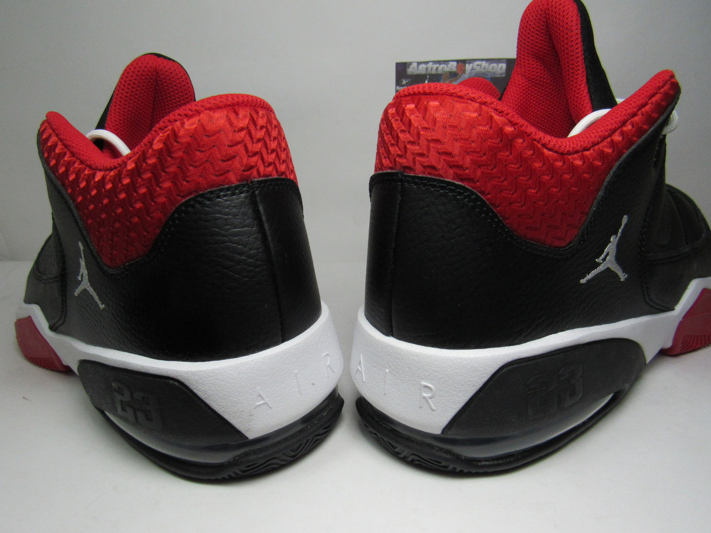 JORDAN MAX AURA 3 BRED EN CAJA