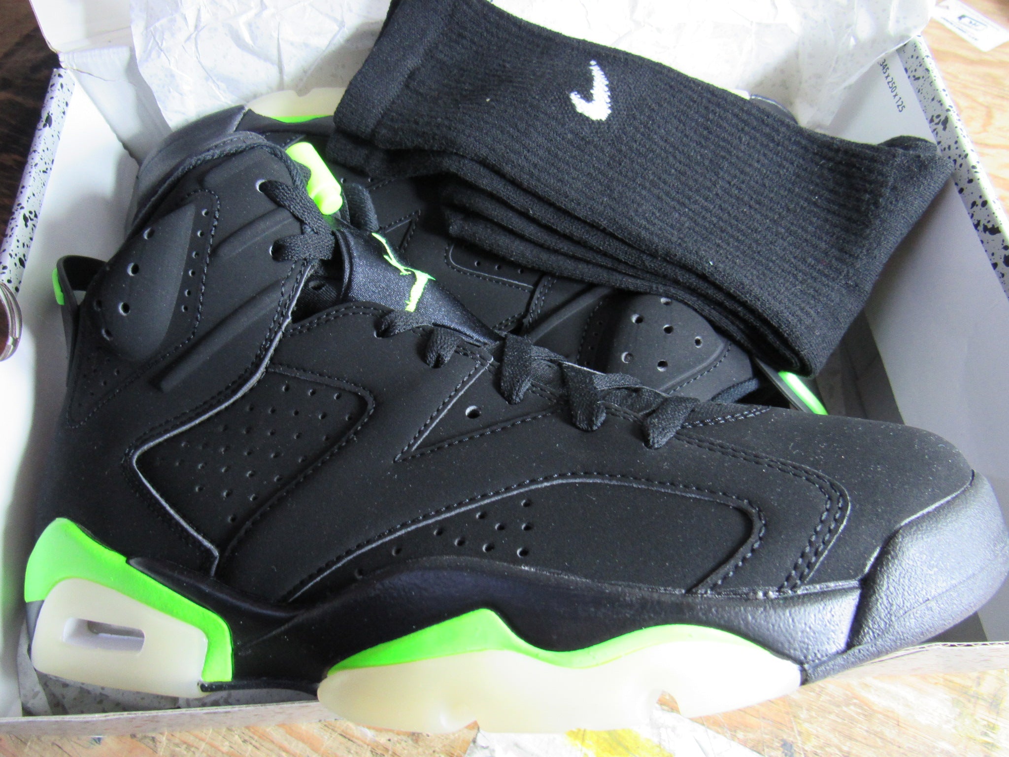 JORDAN 6 ELECTRIC GREEN EDITION EN CAJA