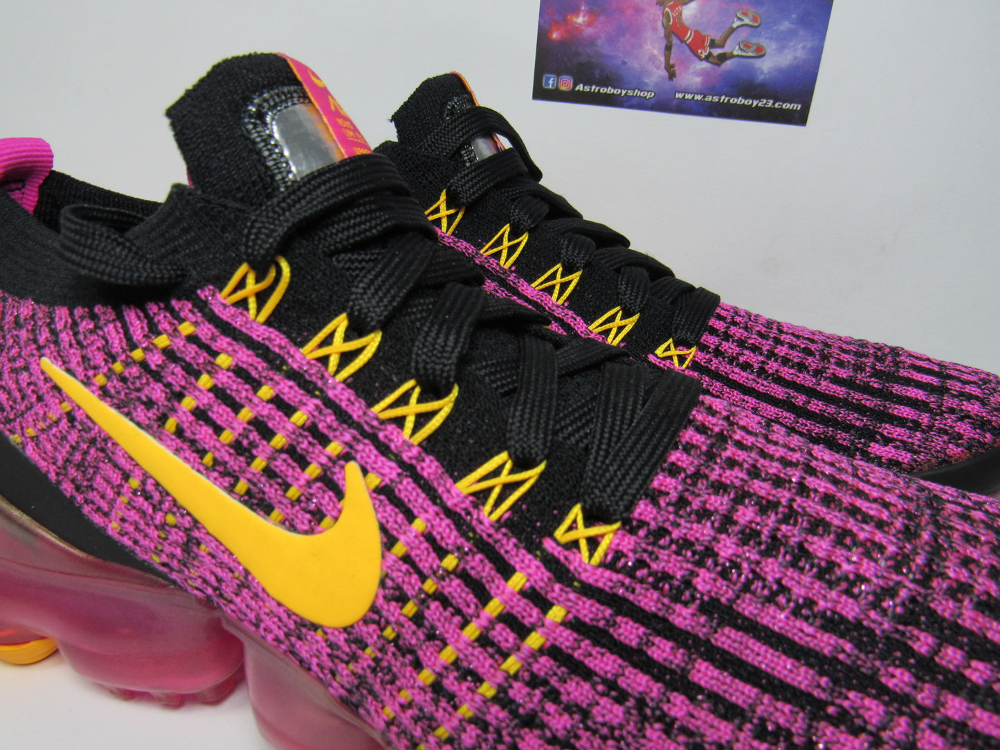 NIKE VAPORMAX FLIKNIT 3 FUCHSIA WMNS EN CAJA