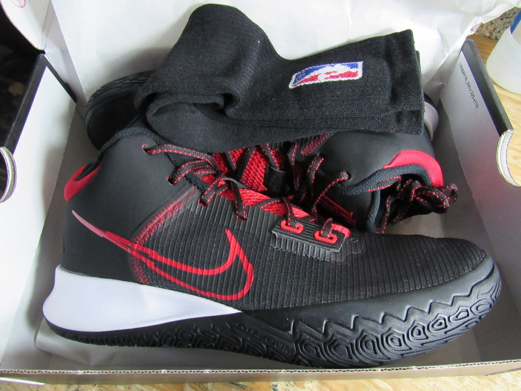 KYRIE IRVING FLYTRAP IV BRED EN CAJA