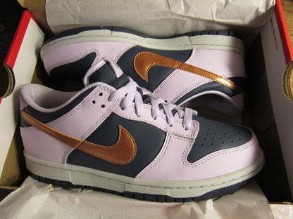 NIKE DUNK LOW SE "COPPER SWOOHS" KIDS EN CAJA