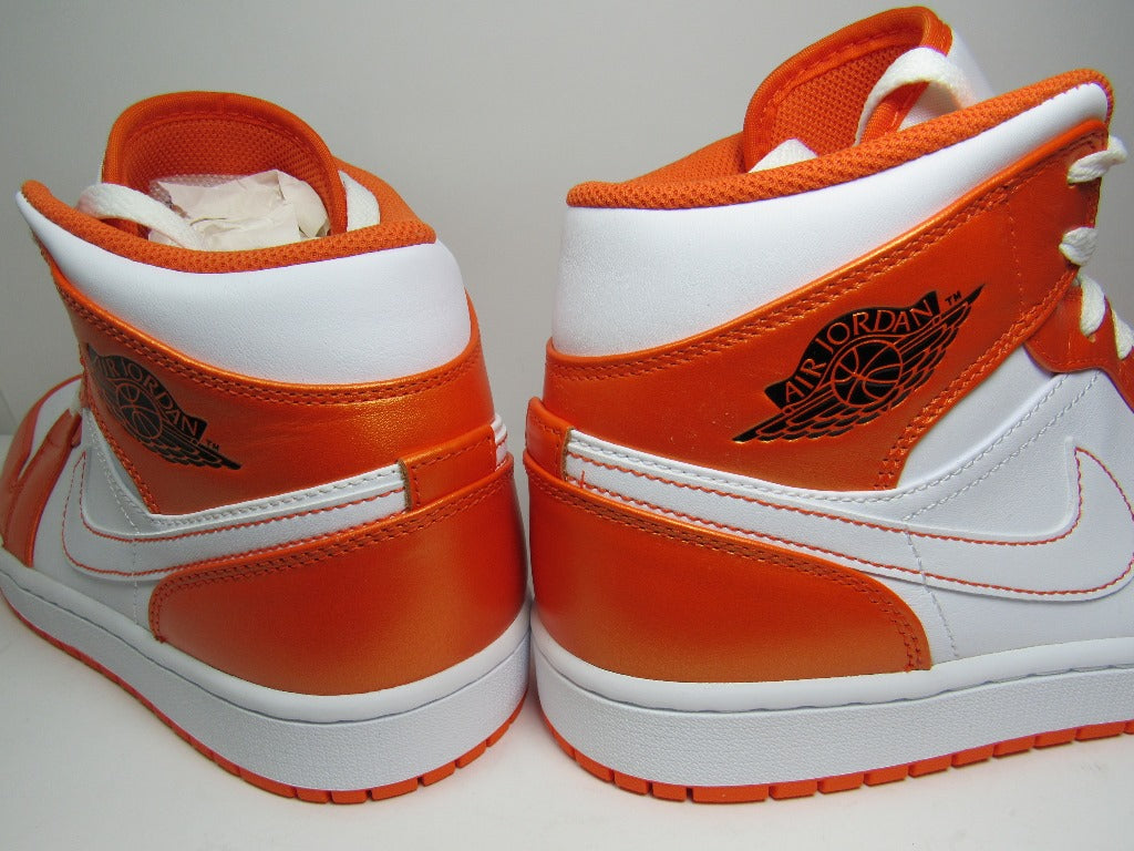 JORDAN 1 MID METALLIC ORANGE EN CAJA