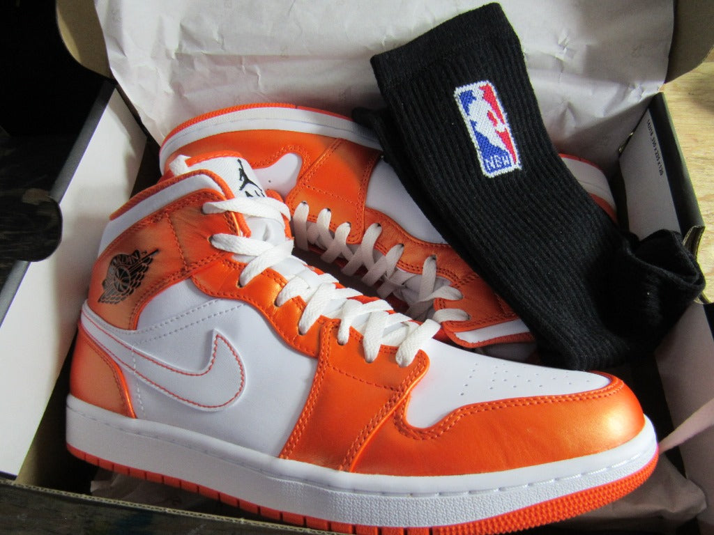 JORDAN 1 MID METALLIC ORANGE EN CAJA