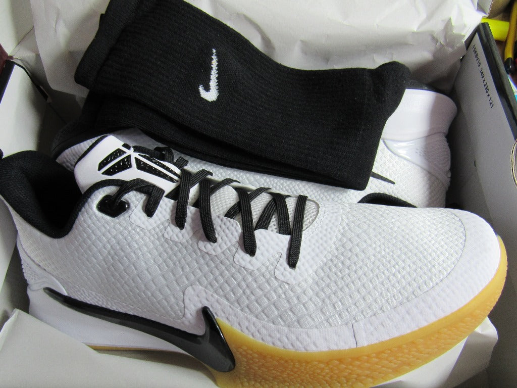 KOBE MAMBA FOCUS WHITE GUM EN CAJA