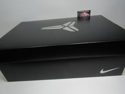 KOBE MAMBA FOCUS WHITE GUM EN CAJA