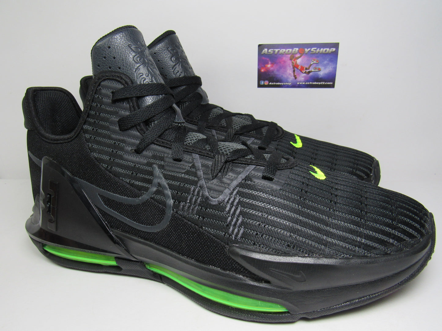 LEBRON WITNESS 6 BLACK GREEN EN CAJA