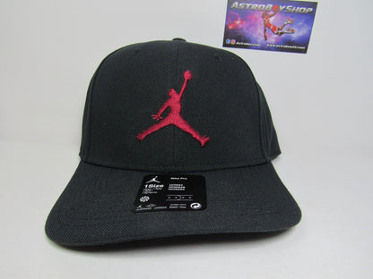 GORRA PLANA JORDAN BLACK RED EDICION 2023 RECYCLED ZERO