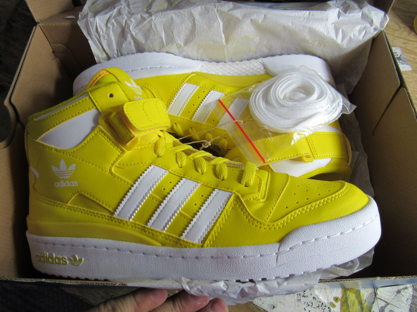 ADIDAS FORUM MID YELLOW EN CAJA