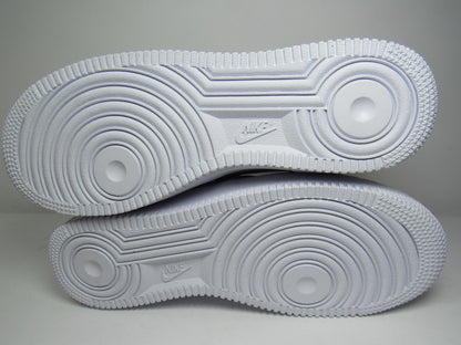 NIKE AIR FORCE ONE LOW TRIPE WHITE KIDS EN CAJA