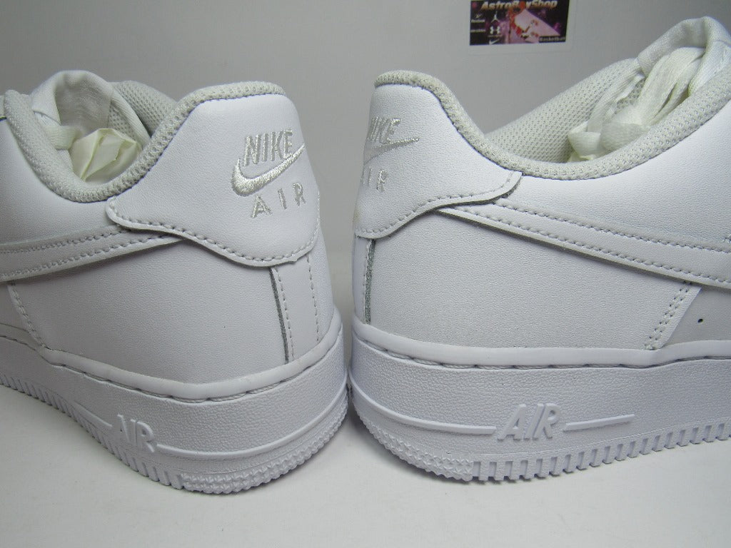 NIKE AIR FORCE ONE LOW LE TRIPE WHITE KIDS GS EN CAJA