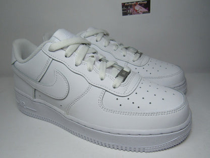 NIKE AIR FORCE ONE LOW TRIPE WHITE KIDS EN CAJA