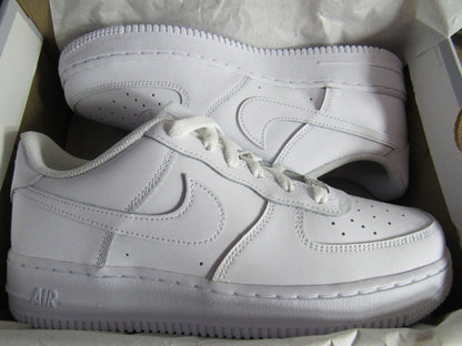 NIKE AIR FORCE ONE LOW TRIPE WHITE KIDS EN CAJA