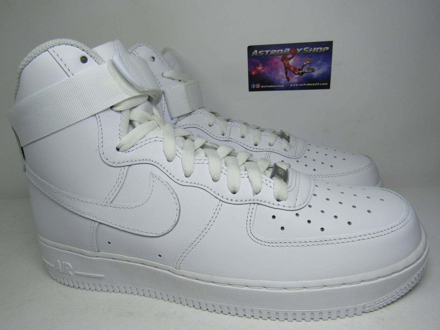 NIKE AF1 HIGH TRIPLE WHITE EN CAJA