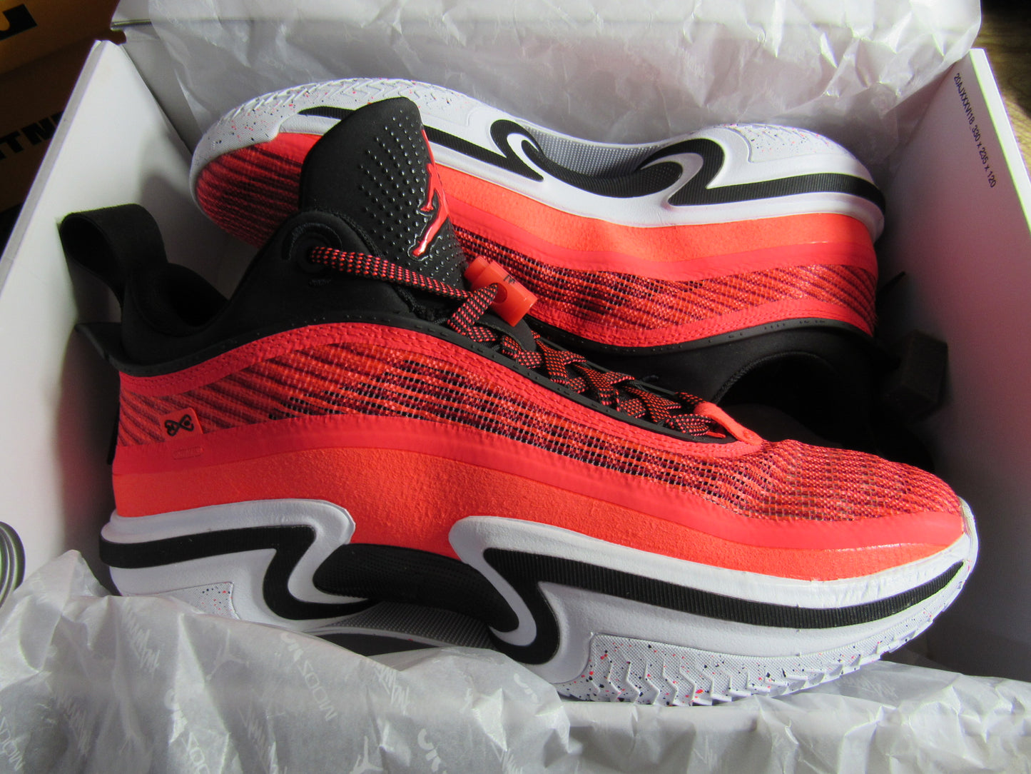 JORDAN 36 LOW INFRARED EN CAJA