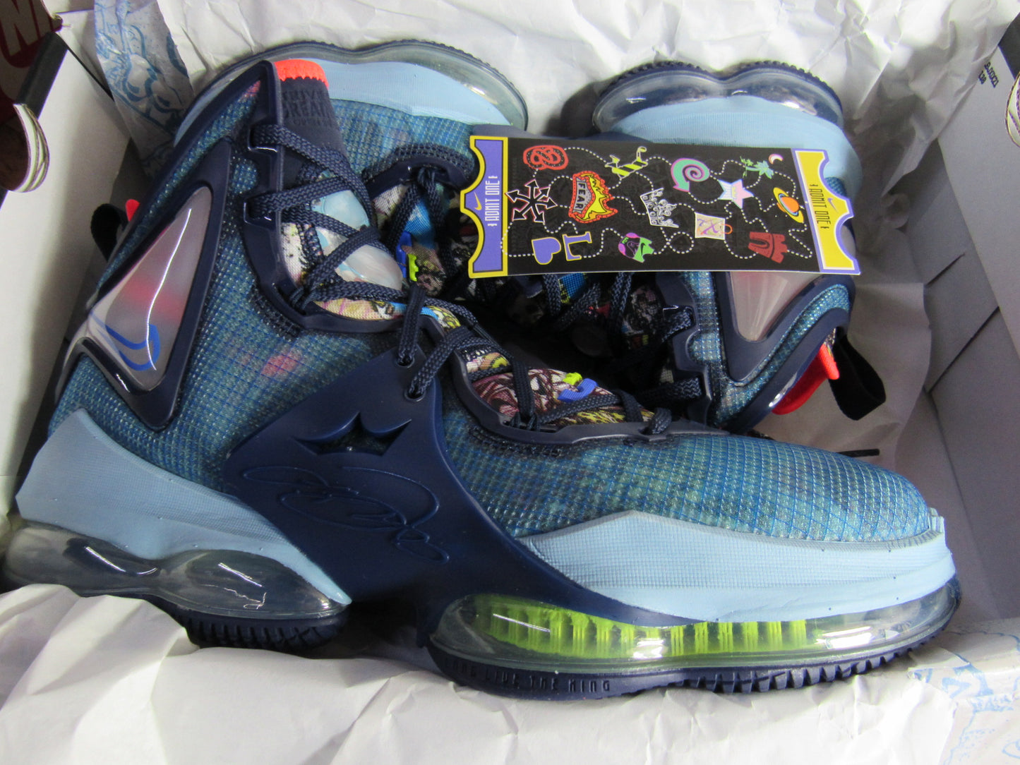 LEBRON 19 "FAST FOOD" BLUE EN CAJA