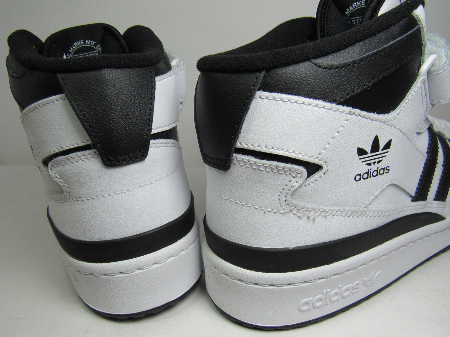 ADIDAS FORUM MID WHITE & BLACK EN CAJA