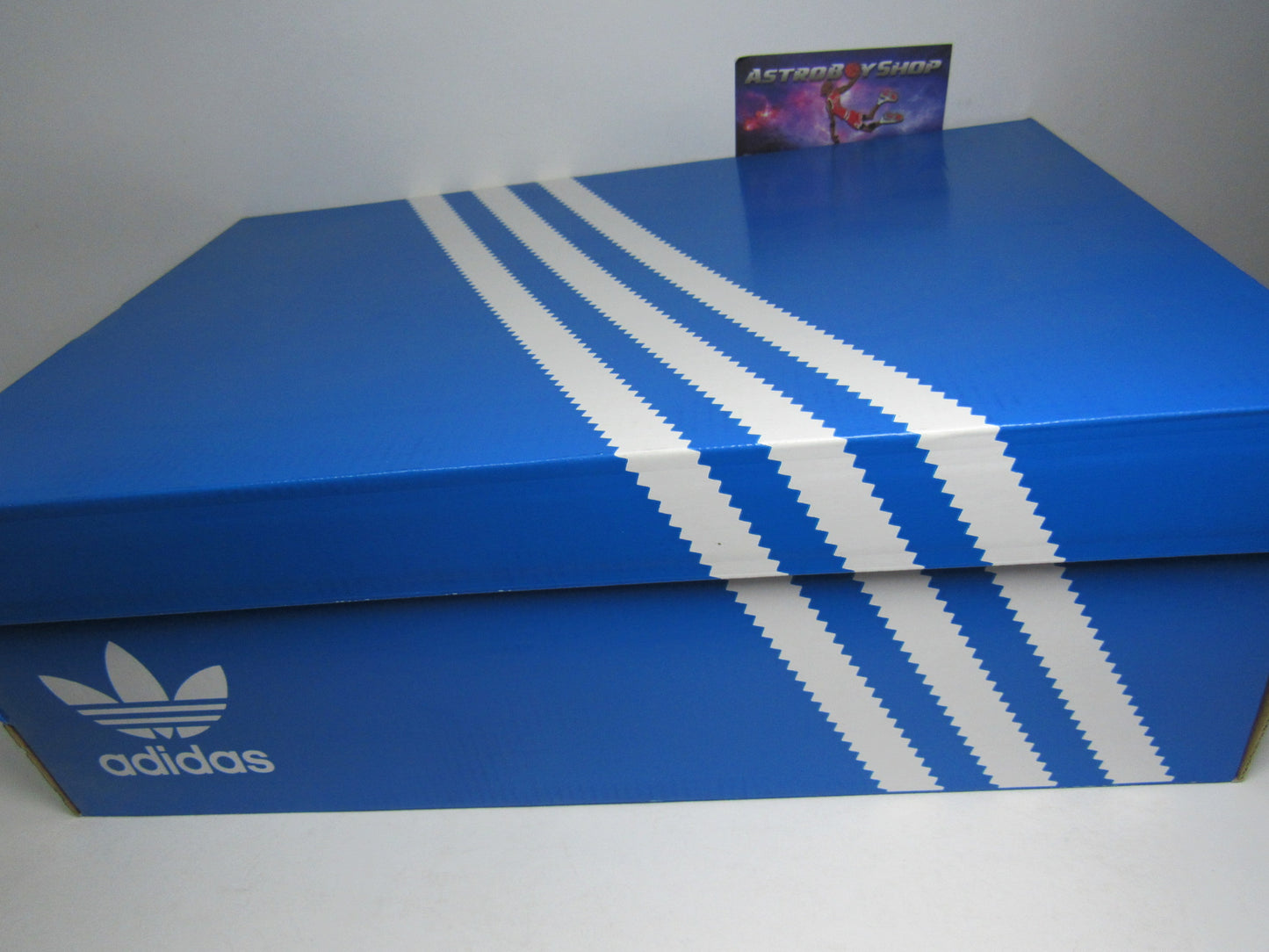 ADIDAS FORUM MID WHITE & BLACK EN CAJA