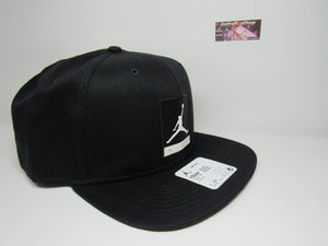 Gorra jordan outlet negra plana