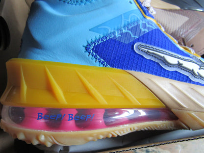 LEBRON 18 LOW "COYOTE VS CORRECAMINOS" KIDS EN CAJA