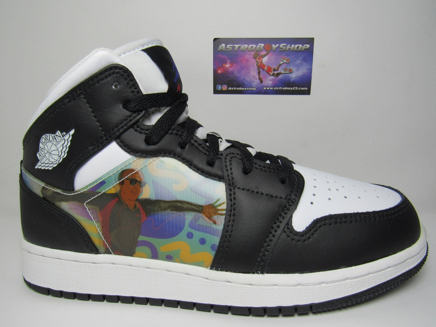 JORDAN 1 MID "HOLOGRAM" KIDS EN CAJA