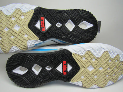 LEBRON 18 LOW STEWIE GRIFFIN EN CAJA