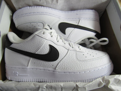 NIKE AIR FORCE ONE LOW WHITE AND BLACK KIDS EN CAJA
