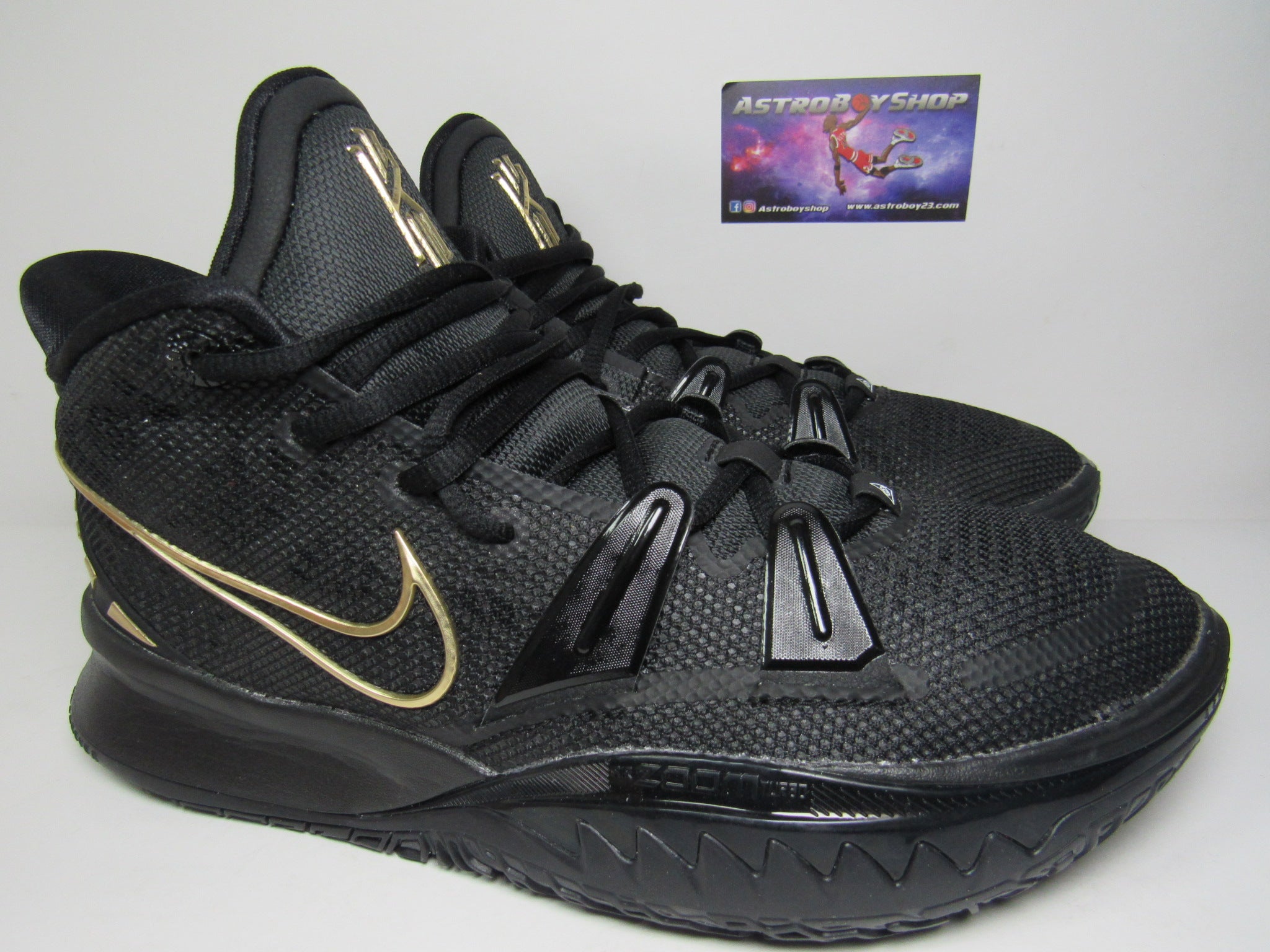 KYRIE IRVING 7 id BLACK GOLD EN CAJA NIKE