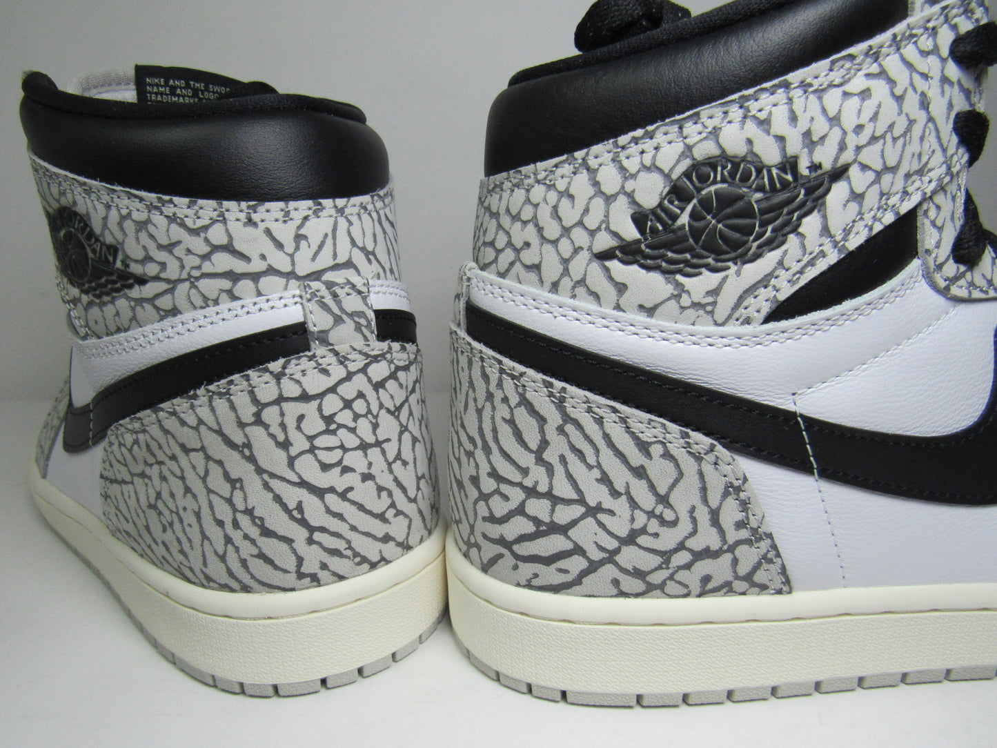 JORDAN 1 HIGH "WHITE CEMENT" EN CAJA