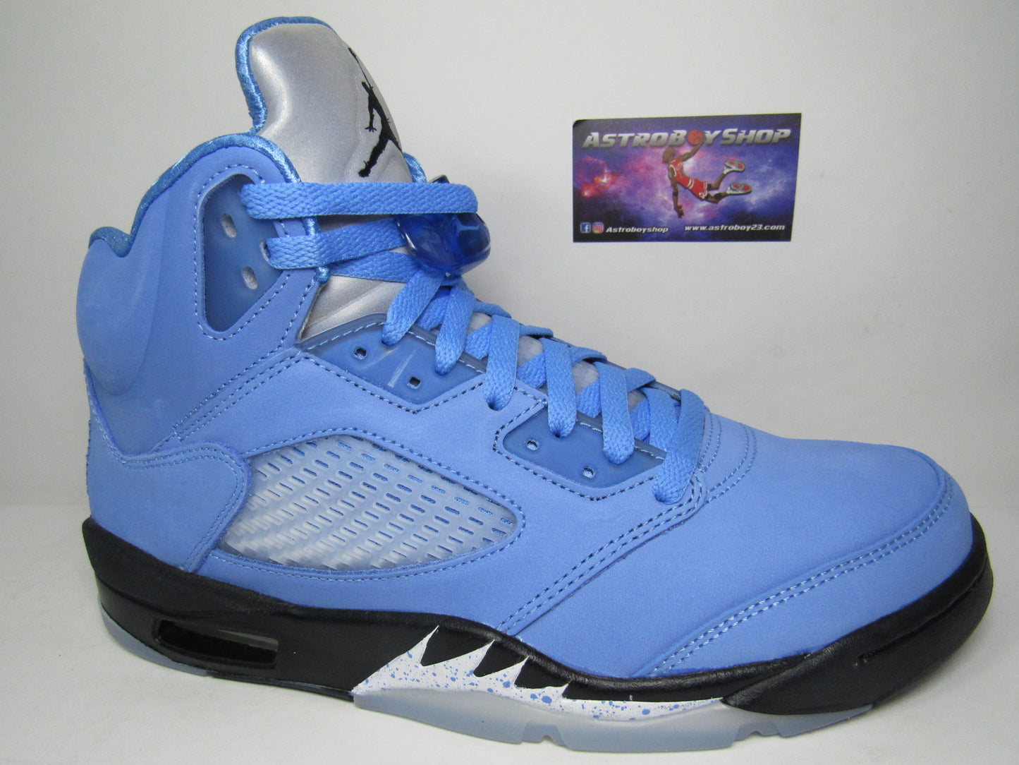 JORDAN 5 UNC CAROLINA EN CAJA