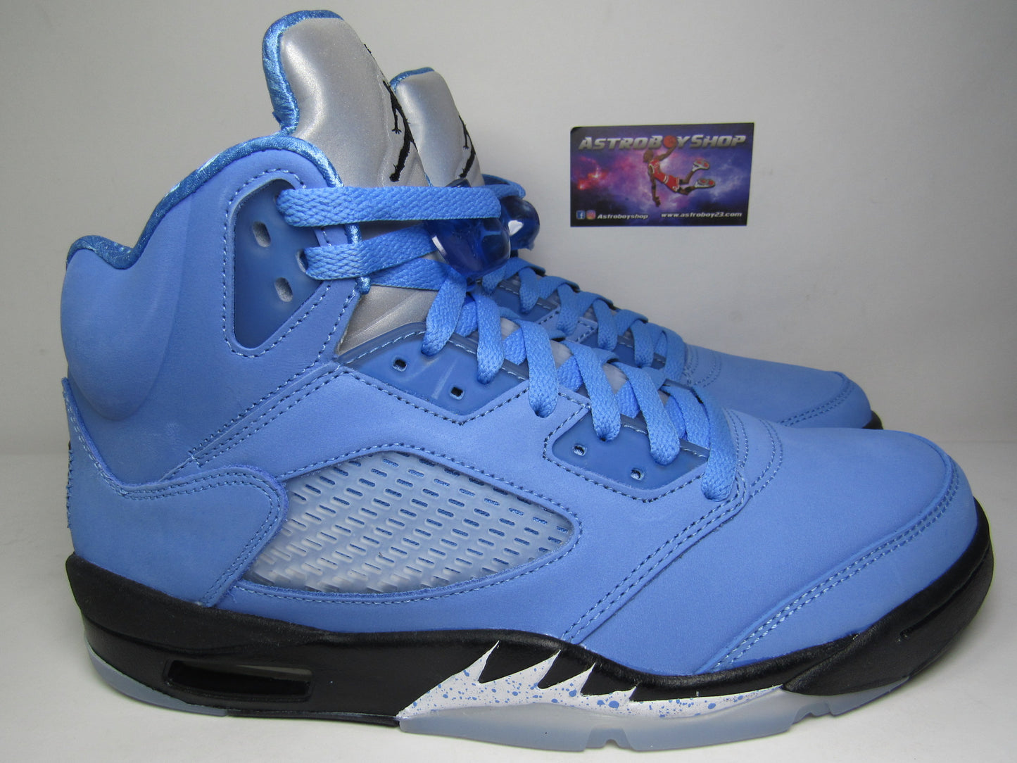 JORDAN 5 UNC CAROLINA EN CAJA