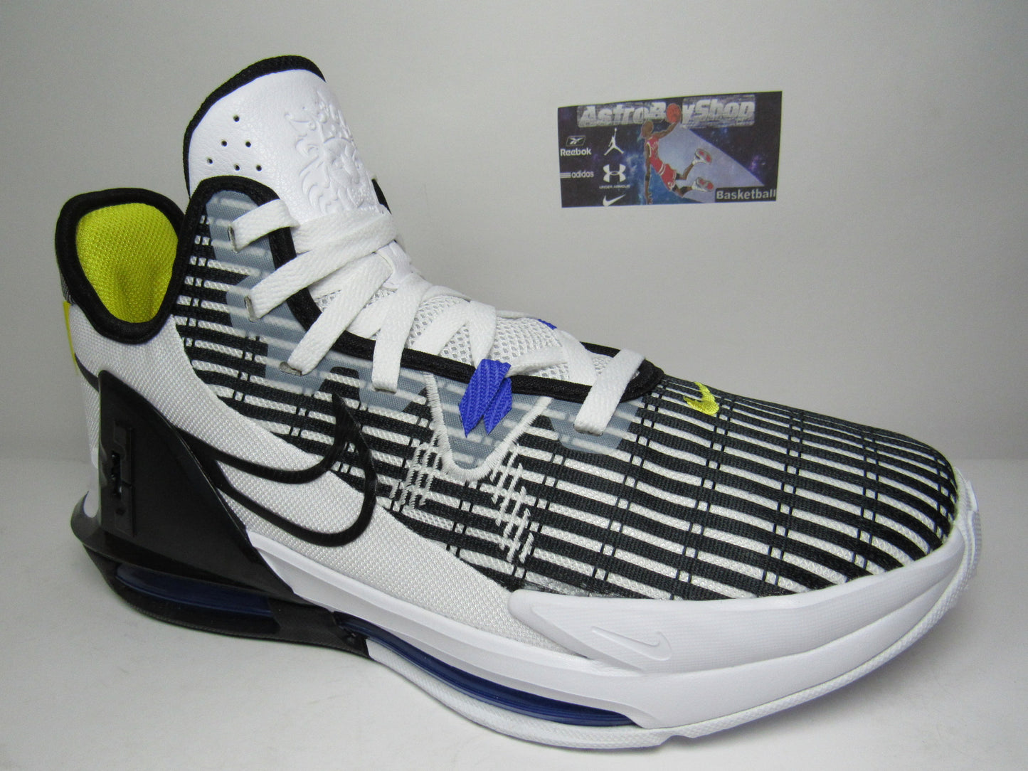 LEBRON WITNESS 6 WHITE VIOLET EN CAJA