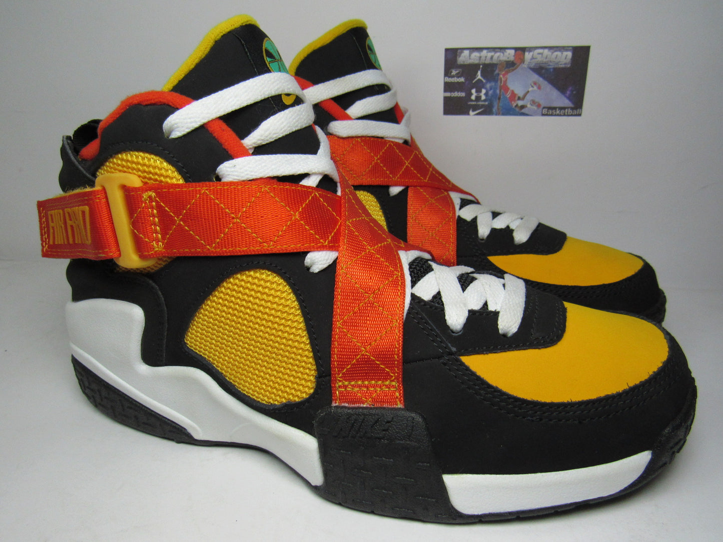 NIKE AIR RAID "RAYGUNS" EDITION