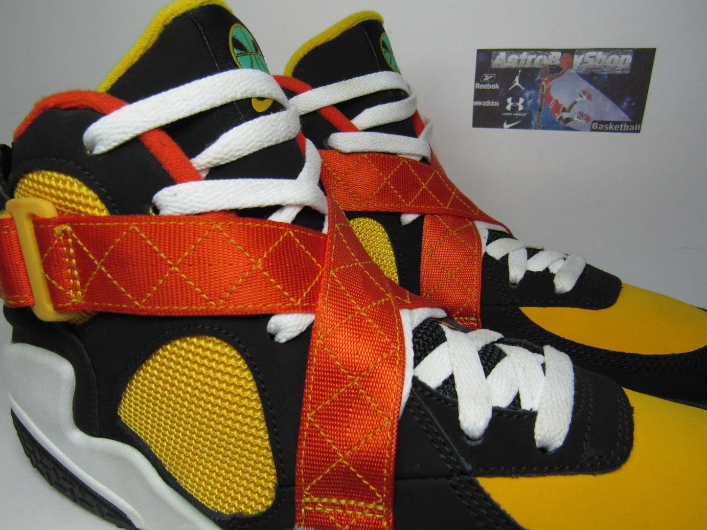 NIKE AIR RAID "RAYGUNS" EDITION