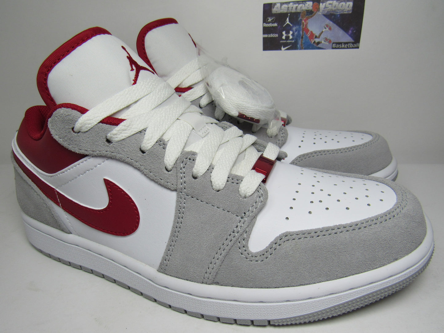 JORDAN 1 LOW "SMOKE GREY RED" EN CAJA