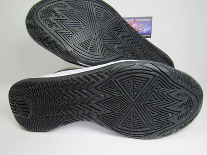 KYRIE IRVING FLYTRAP 6 WHITE "ZEBRA" EN CAJA