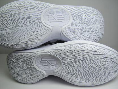 KYRIE LOW 5 "WHITE" EN CAJA