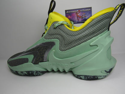 NIKE COSMIC 2 ENAMEL GREEN EN CAJA
