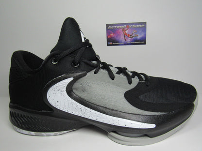 GIANNIS FREAK 4 BLACK OREO EN CAJA