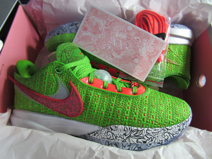 LEBRON 20 GRINCH LIMITED EDITION EN CAJA