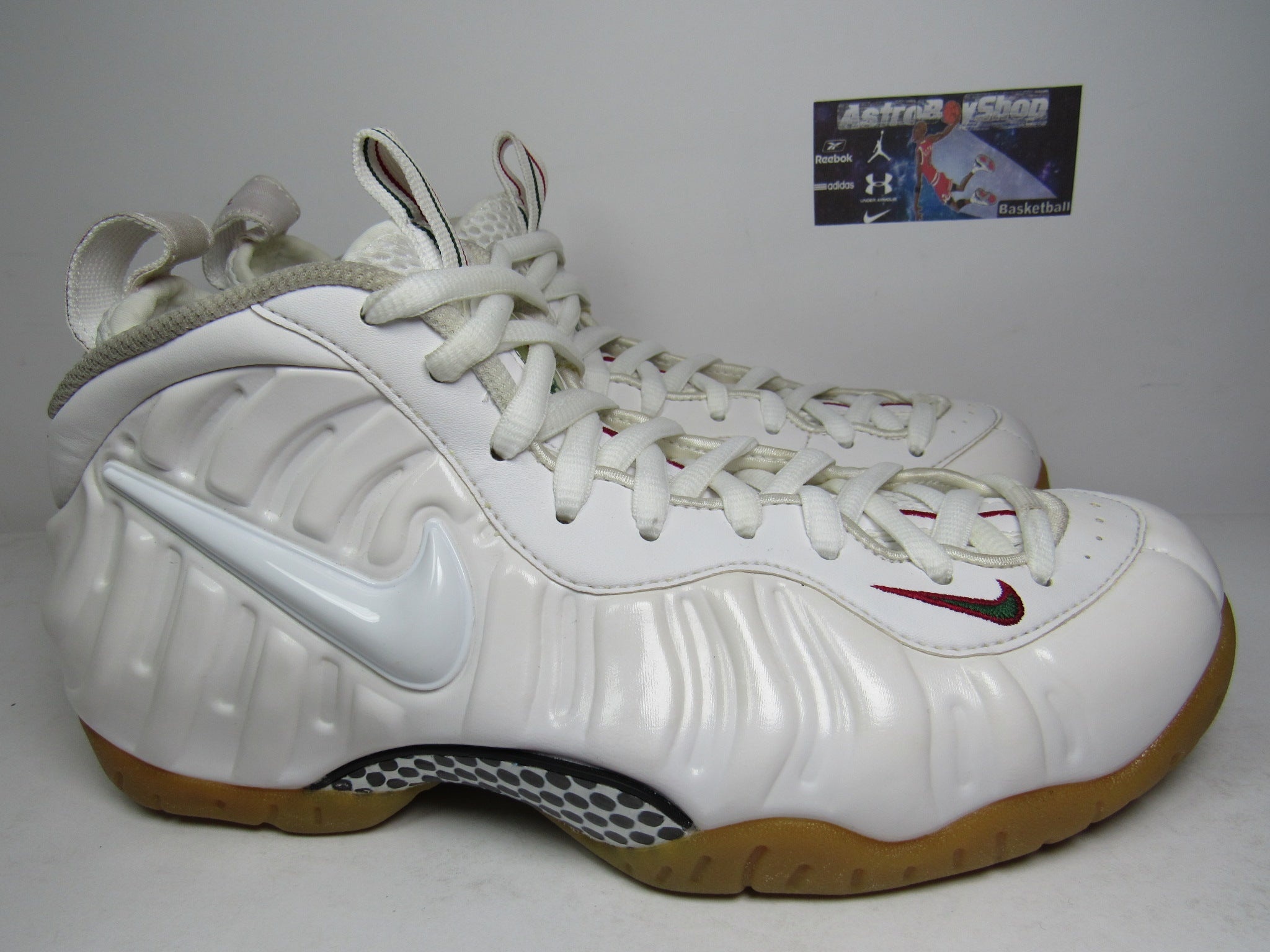 Nike 2025 foamposite blanco