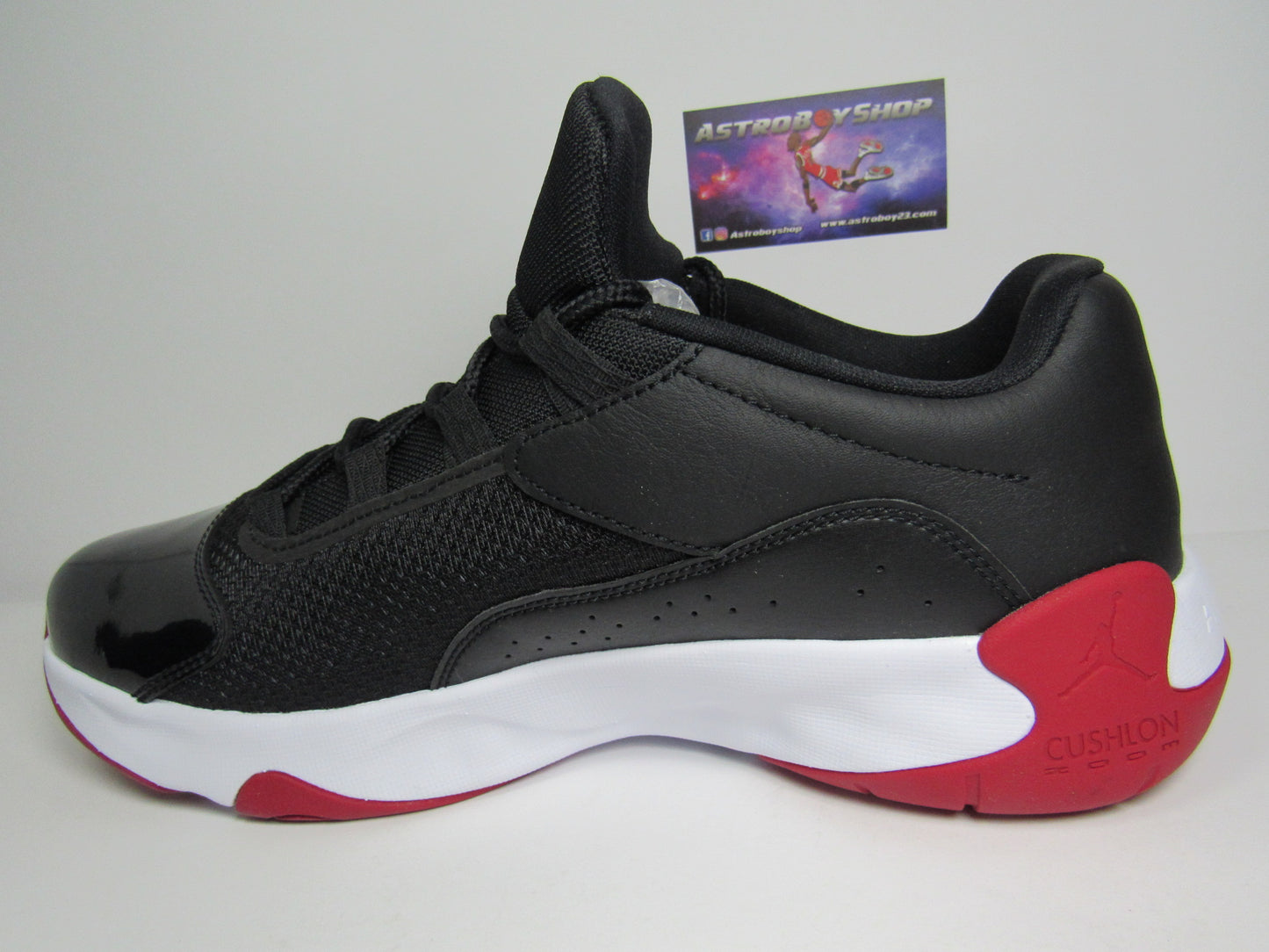 JORDAN XI LOW CMFT BRED EN CAJA