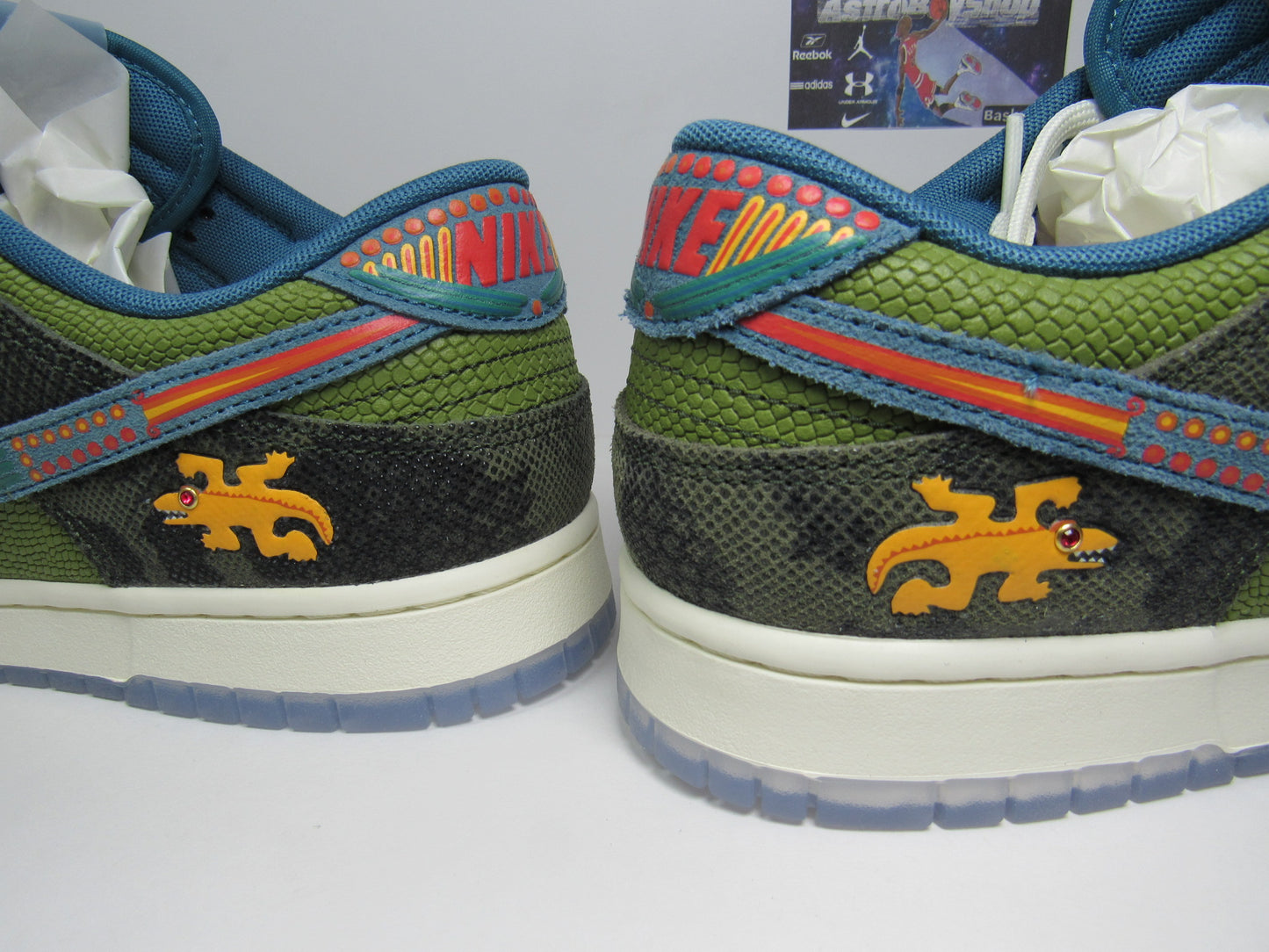 NIKE DUNK LOW IGUANA SIEMPRE FAMILIA EN CAJA