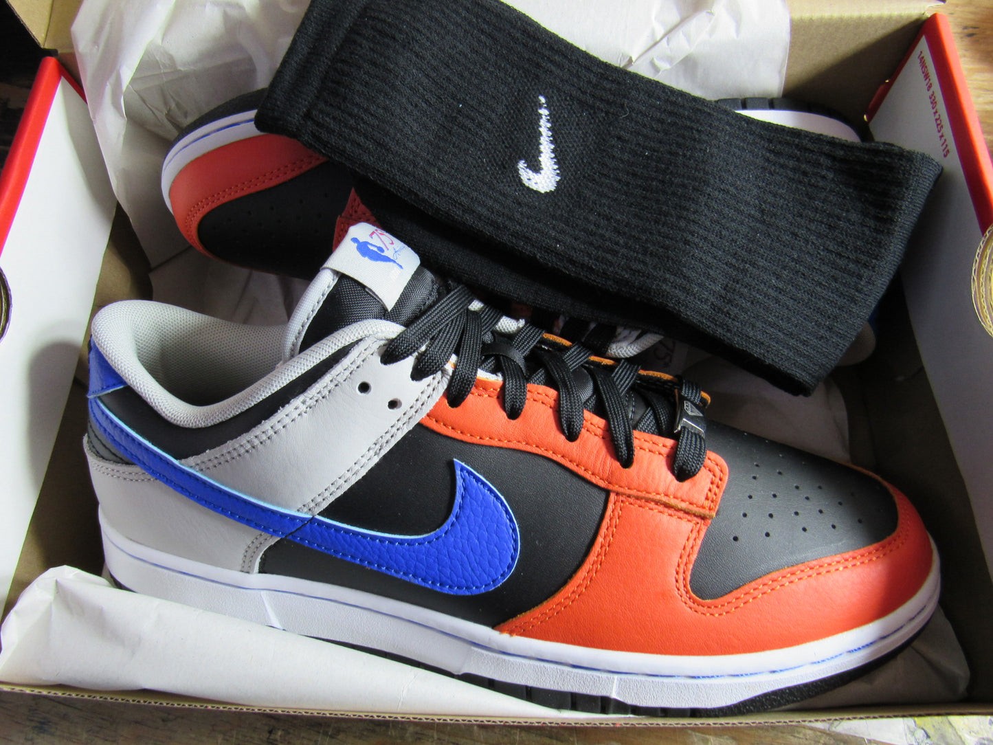 NIKE DUNK LOW KNICKS EDITION EN CAJA