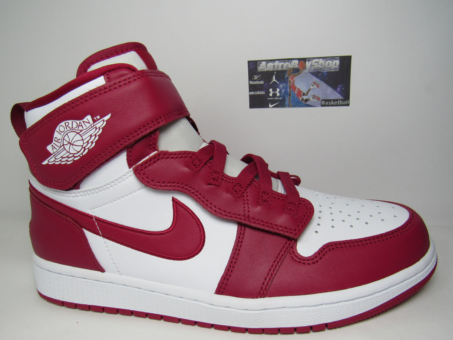 JORDAN 1 HI FLYEASE CARDINAL EN CAJA