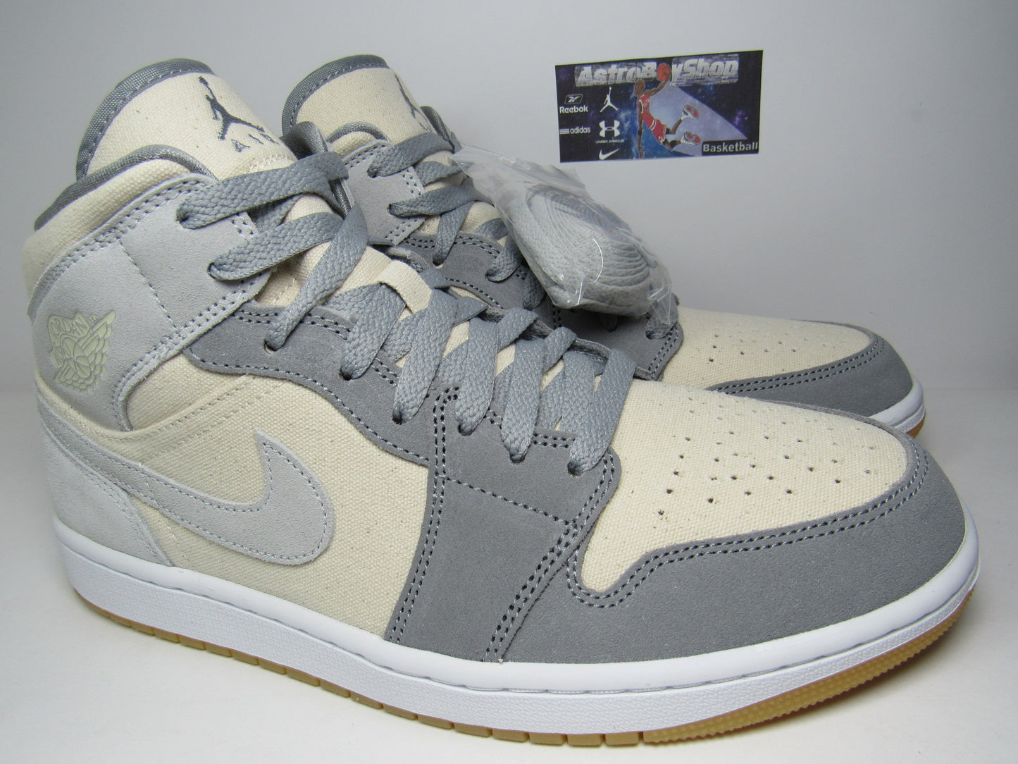 JORDAN 1 MID "COCONUT MILK" EN CAJA