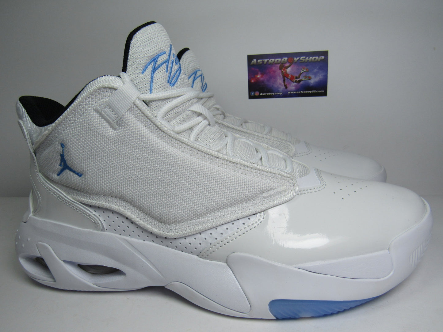 JORDAN MAX AURA 4 UNIVERSITY BLUE EN CAJA