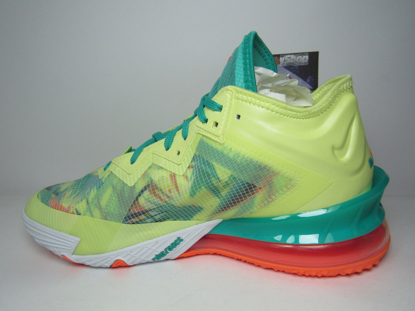 LEBRON 18 LOW LEBRONALD PALMER EN CAJA