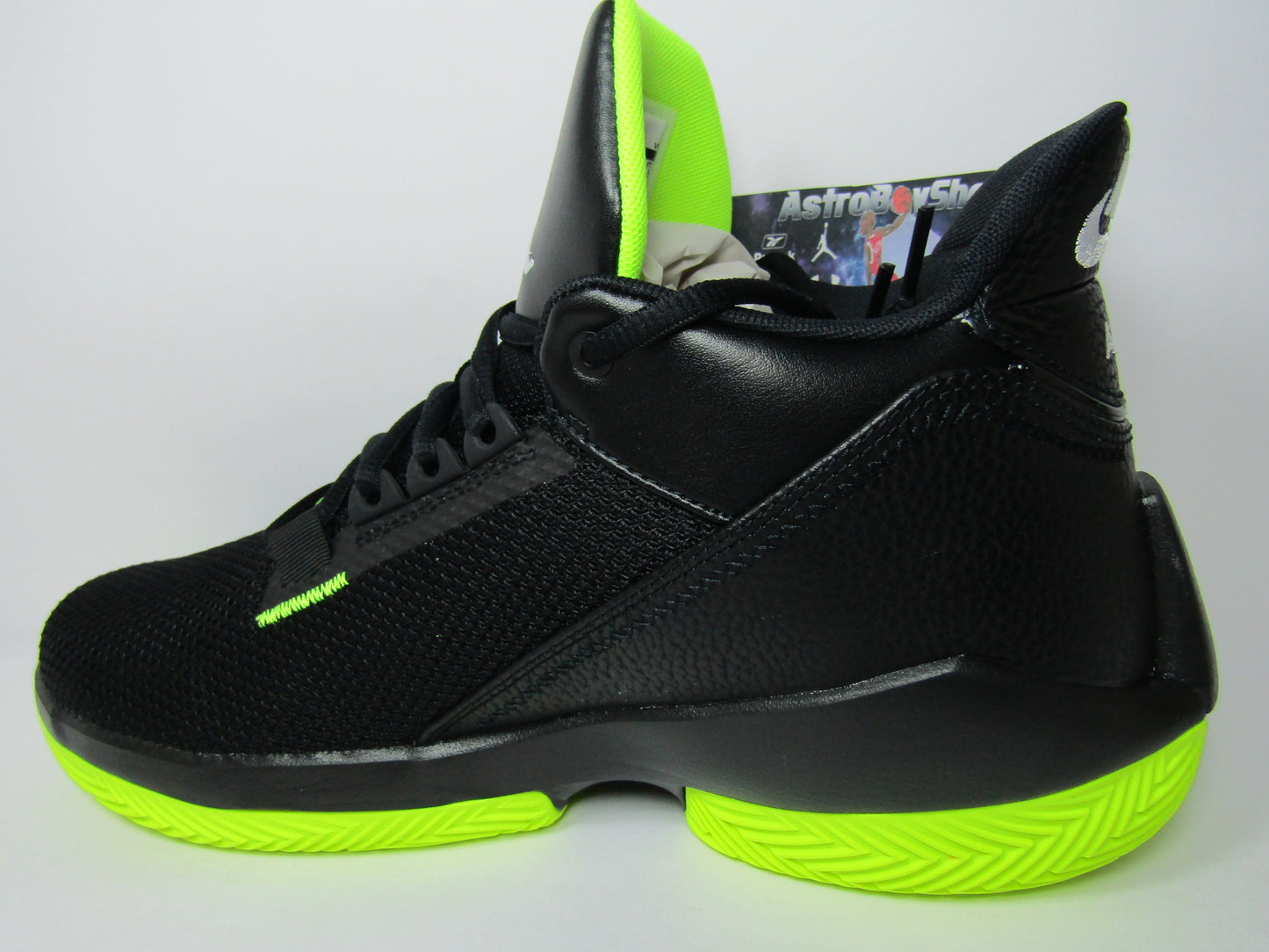 JORDAN 2X3 BLACK VOLT EN CAJA