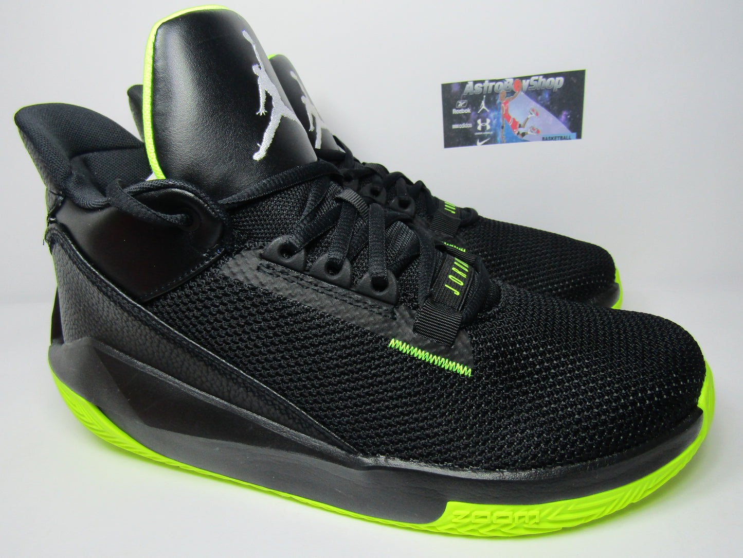 JORDAN 2X3 BLACK VOLT EN CAJA