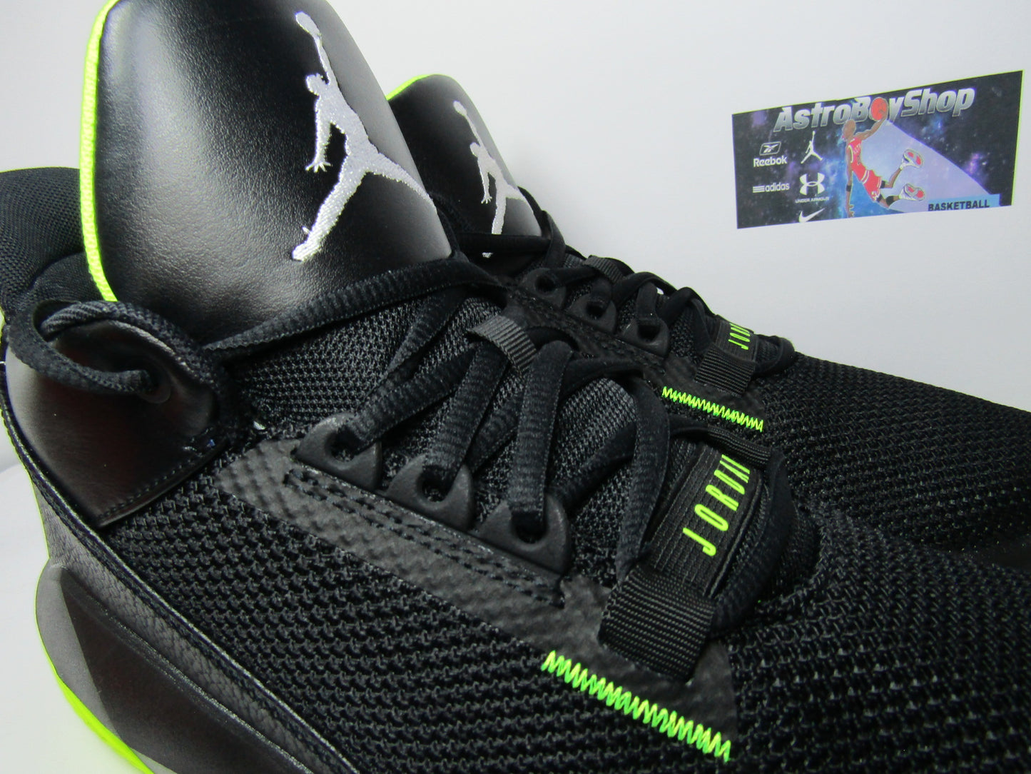 JORDAN 2X3 BLACK VOLT EN CAJA